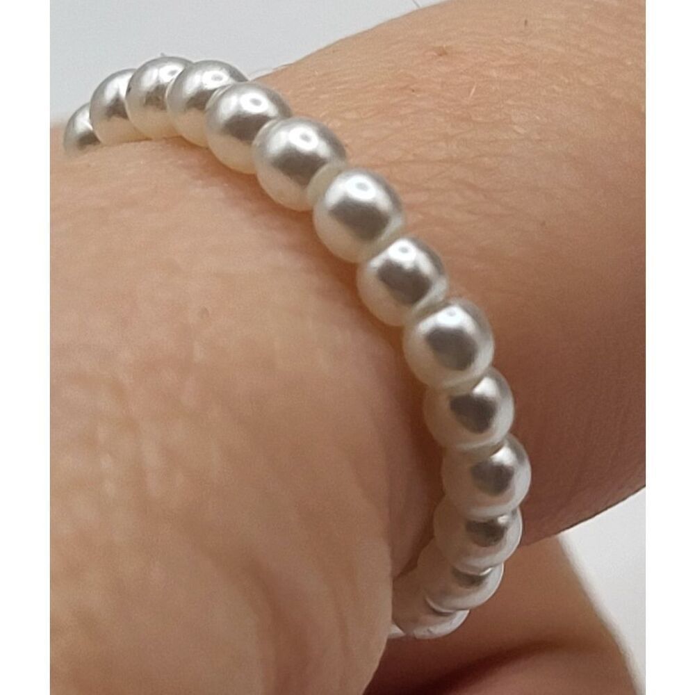 New Without Tags Faux Pearl Ring Size 6 stretchy